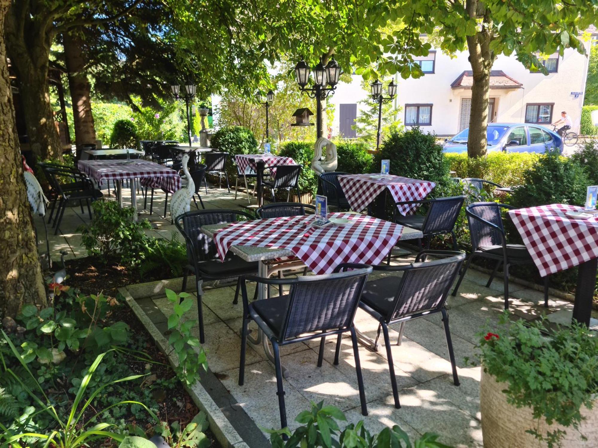 Hoeckner Plaza Hotel Attnang-Puchheim Bagian luar foto