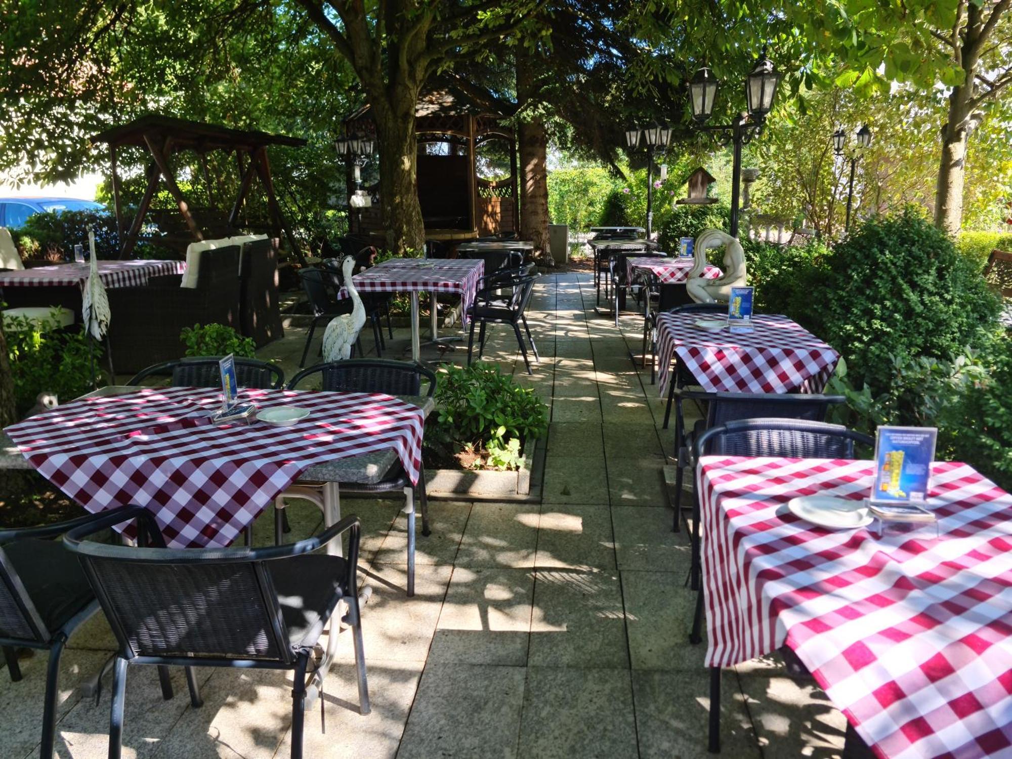 Hoeckner Plaza Hotel Attnang-Puchheim Bagian luar foto