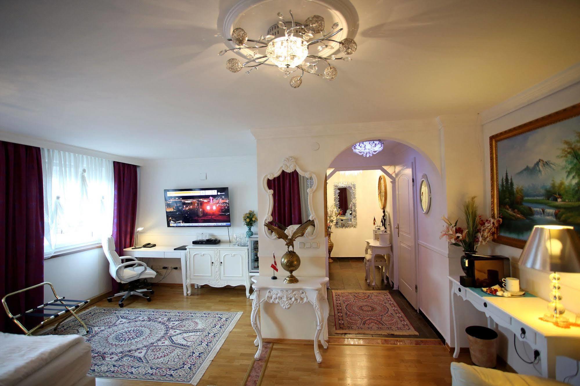 Hoeckner Plaza Hotel Attnang-Puchheim Bagian luar foto